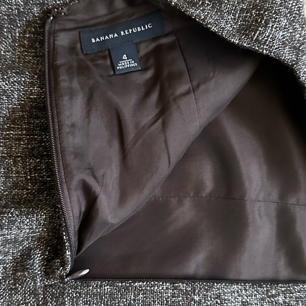 Banana Republic brown wool pencil skirt - Picture 3 of 3